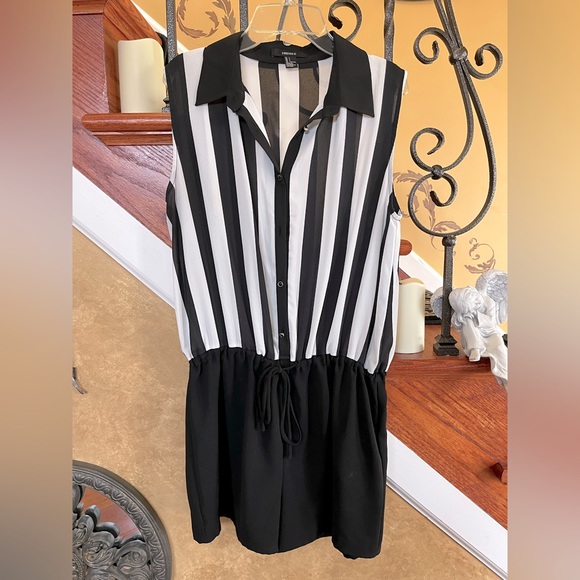 Forever 21 Black And White Stripe One-Piece Romper Size L - Picture 3 of 11
